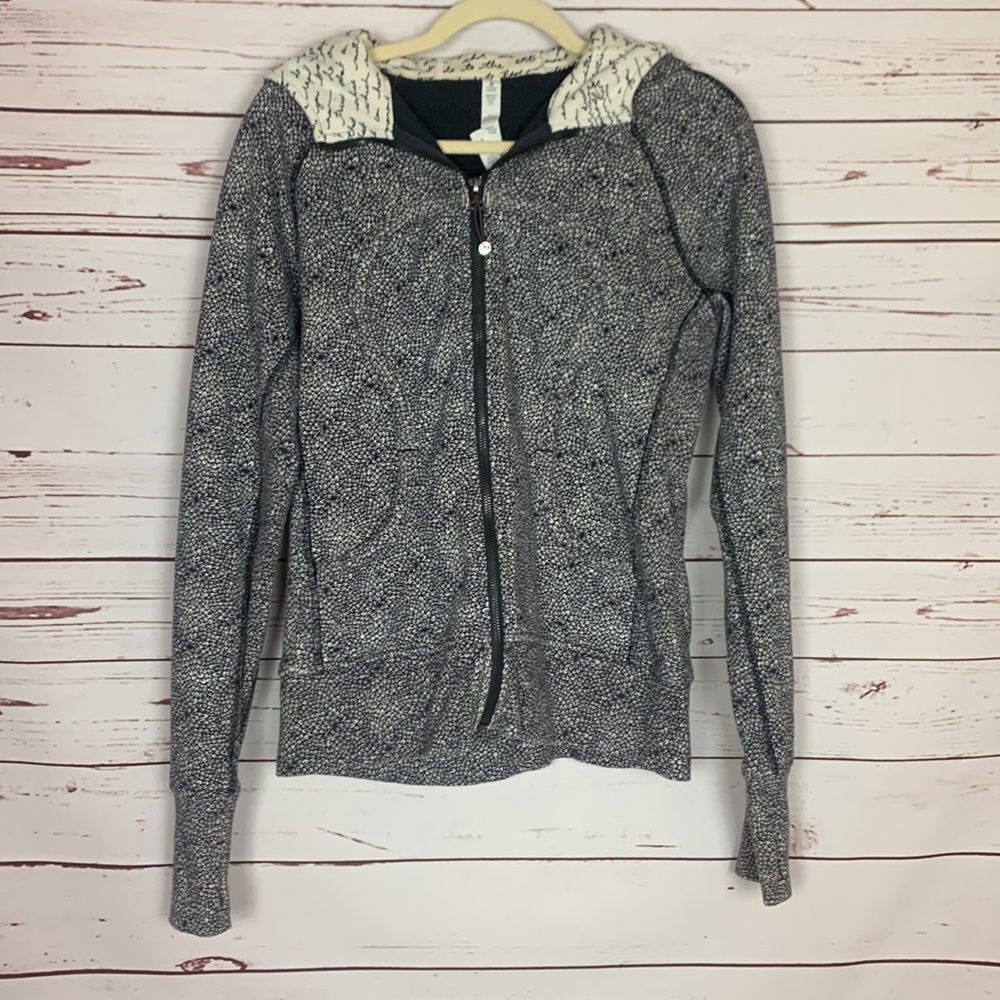 LuLuLemon Jacket Women’s 8 Zip Up Black and White With Hood and Pockets